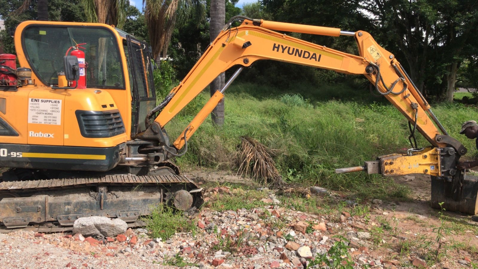 ENI Supplies Hyundai excavator fitted with hydraulic pecker for demolition and concrete breaking